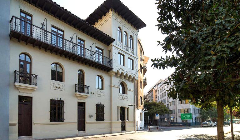 Hotel Altiplanico Santiago Bellas Artes is located in the city of Santiago in Chile.