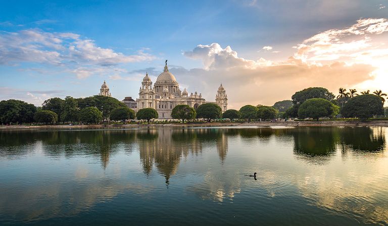 Kolkata is located in the northeast of India, 100km up river from the Bay of Bengal.